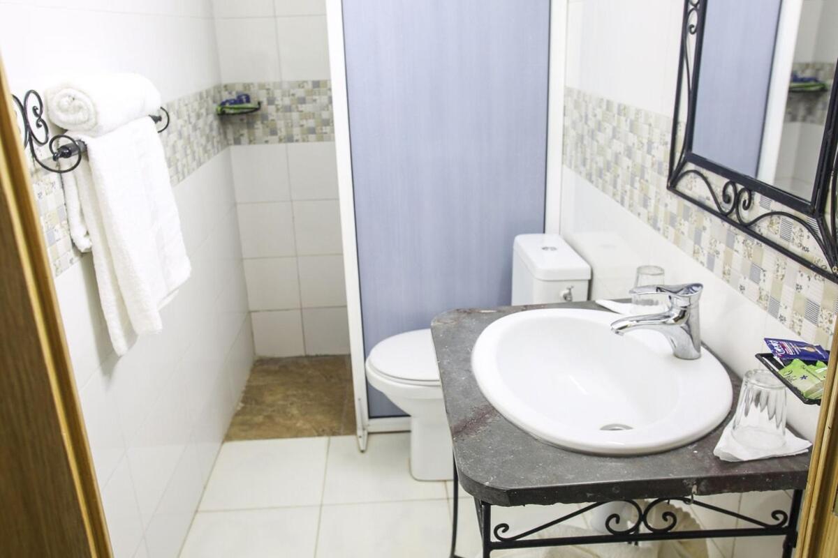 Hotel La Pomme Zaida Luaran gambar